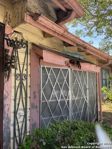 326 Laurelwood Dr, San Antonio, TX 78213 - Image #3