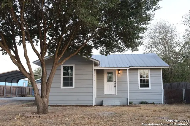 920 Maple, Jourdanton, TX 78026 - Image #1