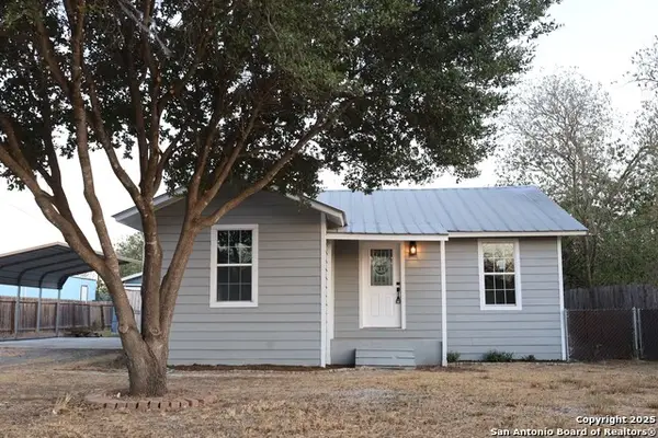 920 Maple, Jourdanton, TX 78026