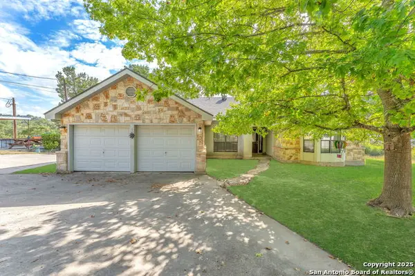 881 Georges, Lakehills, TX 78063