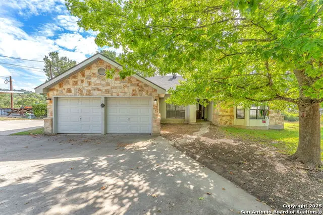 881 Georges, Lakehills, TX 78063 - Image #2