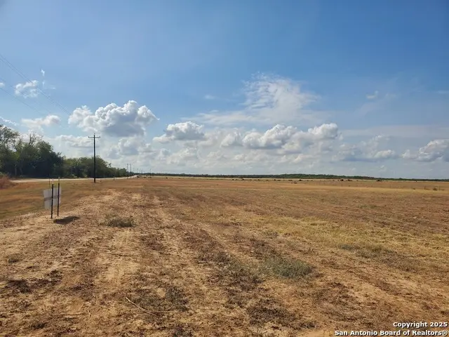1044 County Road 1670, Moore, TX 78057 - Image #3