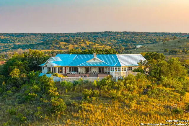 726 Paradise Ranch Road, Fredericksburg, TX 78624 - Image #2