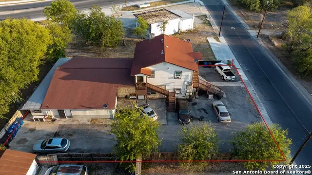 563 Sw 39th St, San Antonio, TX 78237 - Image #2