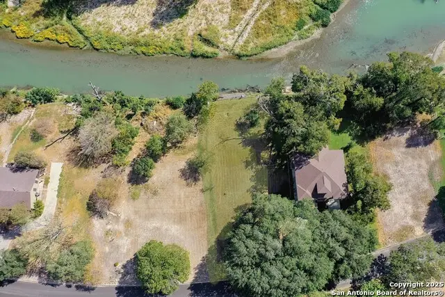 38 E Hampton, Seguin, TX 78155 - Image #2