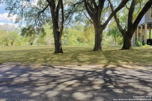 38 E Hampton, Seguin, TX 78155 - Image #3