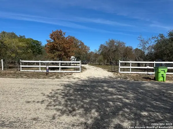 235 E King Phillips, Poteet, TX 78065