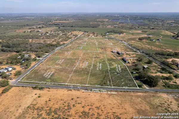 19825 Benton City, Somerset, TX 78069