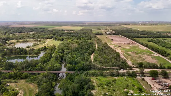 9217 Nelson Rd, San Antonio, TX 78252