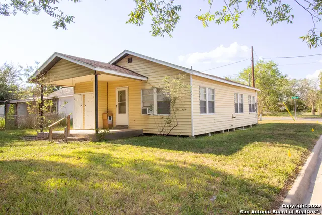 310 E Rachal, Beeville, TX 78102 - Image #1