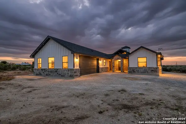 58 Greystone Hills Circle, Uvalde, TX 78801