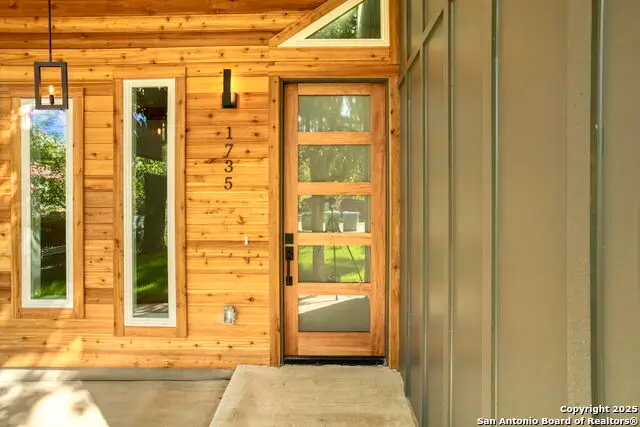 1735 E Crockett St, San Antonio, TX 78202 - Image #3