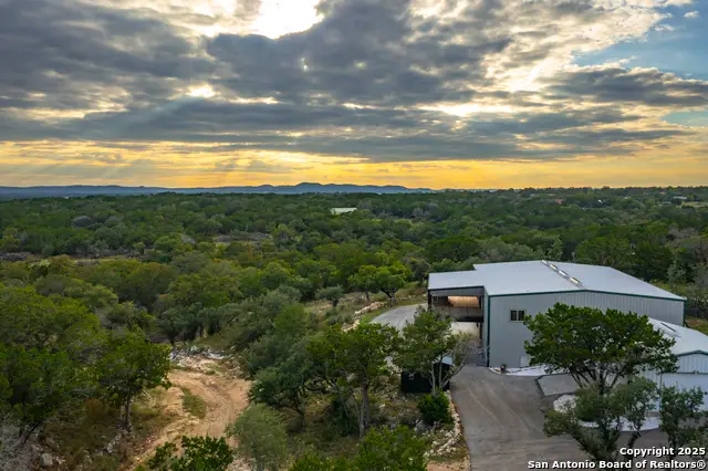 247 Betty, Bandera, TX 78003 - Image #3