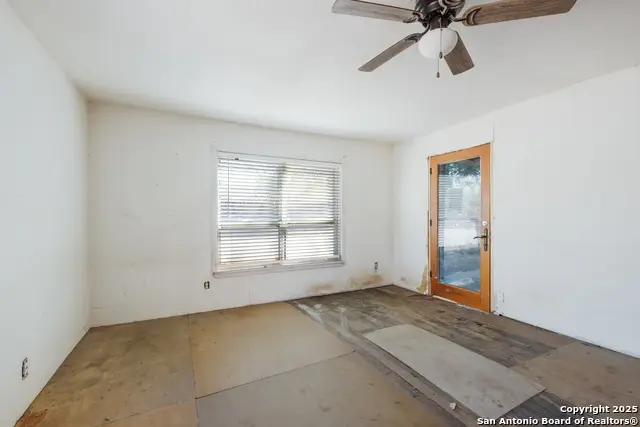 175 S 2nd St, Poteet, TX 78065 - Image #3