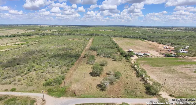 299/115 Cr 779, Devine, TX 78016 - Image #3