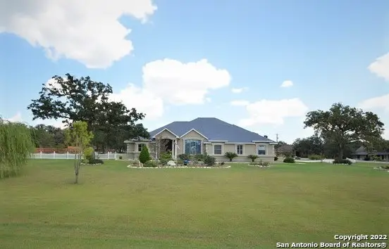 101 Auburn Cove, La Vernia, TX 78121