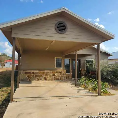 1104 Poplar, Jourdanton, TX 78026 - Image #1