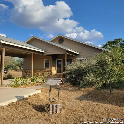 1104 Poplar, Jourdanton, TX 78026 - Image #2