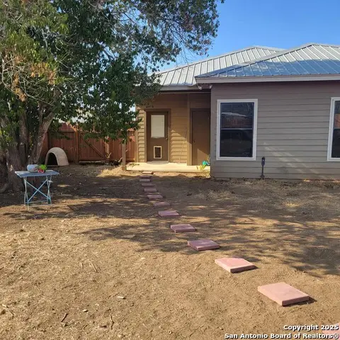 1104 Poplar, Jourdanton, TX 78026 - Image #3