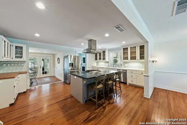 105 E. Centre St, Fredericksburg, TX 78624 - Image #2