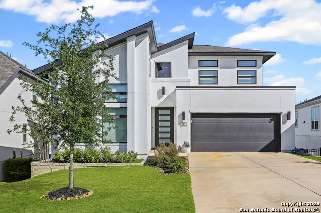 330 Navarro, Boerne, TX 78006 - Image #1