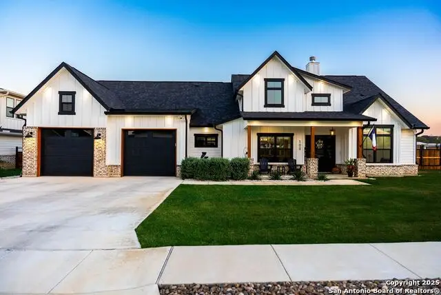 100 E Magnolia Cir, La Vernia, TX 78121 - Image #3