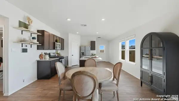 150 Legendary Trail, Floresville, TX 78114