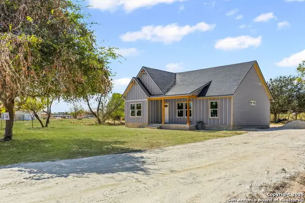 732 County Road 6846, Lytle, TX 78052