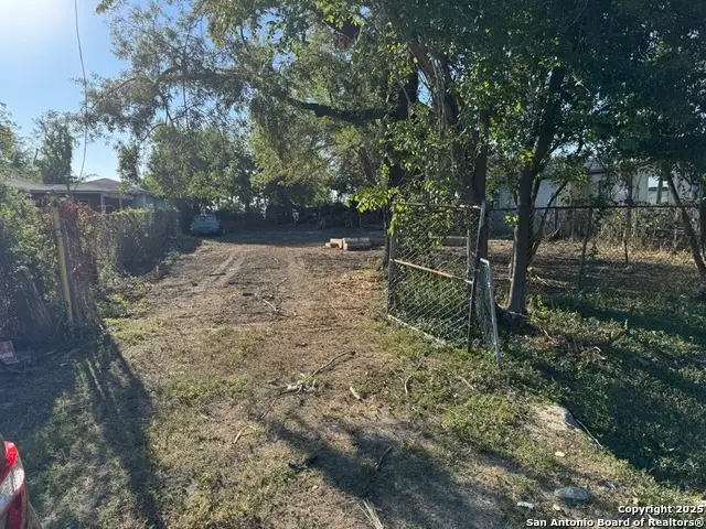 1402 W Victorson St, Houston, TX 77015 - Image #1