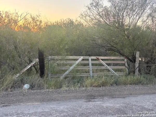 ABST 1408 SUR Las Lomas Rd, Laredo, TX 78041