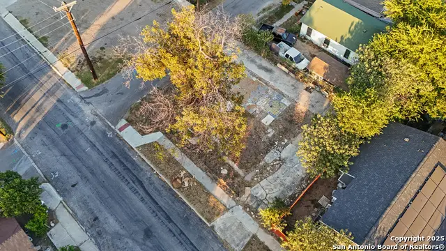 1924 Montezuma, San Antonio, TX 78207 - Image #3
