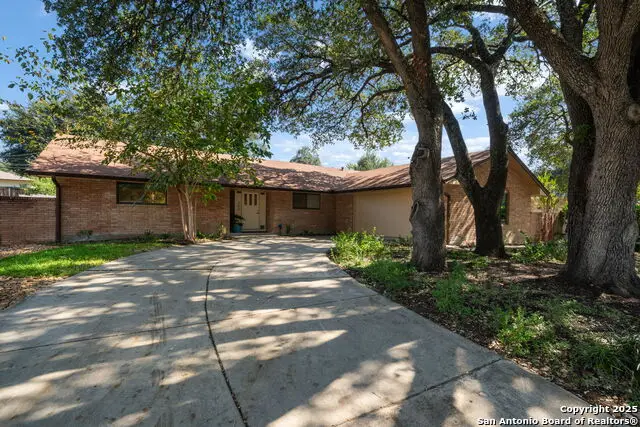 300 Towne Vue, Castle Hills, TX 78213 - Image #1