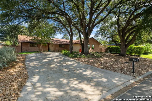 300 Towne Vue, Castle Hills, TX 78213 - Image #2