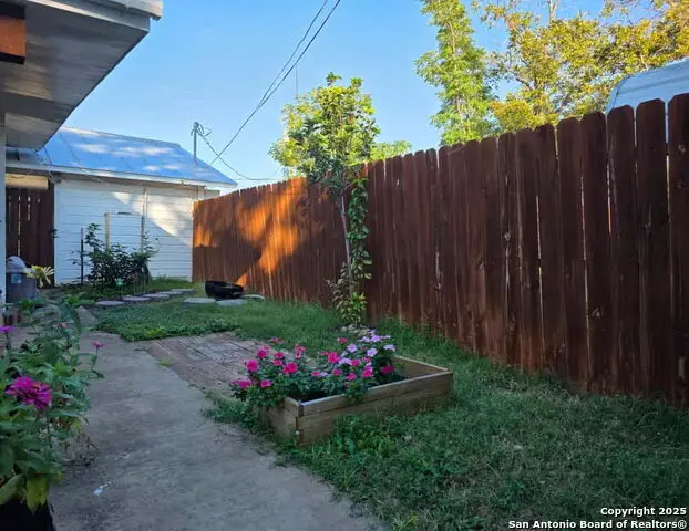 932 S Getty, Uvalde, TX 78801 - Image #3