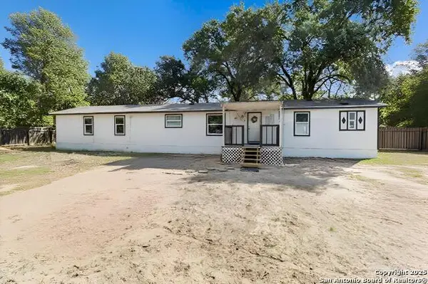 23414 Dragon Rock, Elmendorf, TX 78112