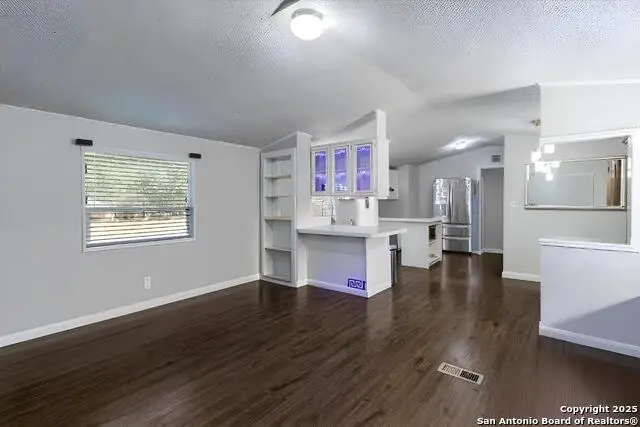 23414 Dragon Rock, Elmendorf, TX 78112 - Image #2