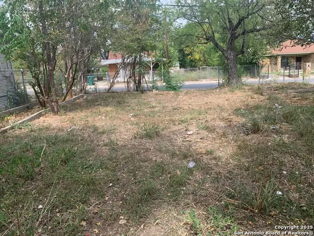 210 Mercedes, San Antonio, TX 78207 - Image #3