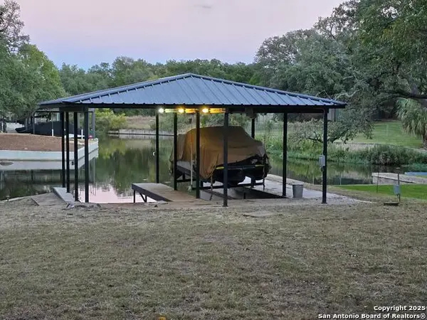 451 Legion Loop, Kingsland, TX 78639