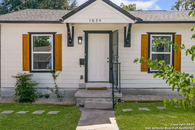 1634 W Ridgewood Ct, San Antonio, TX 78201 - Image #2