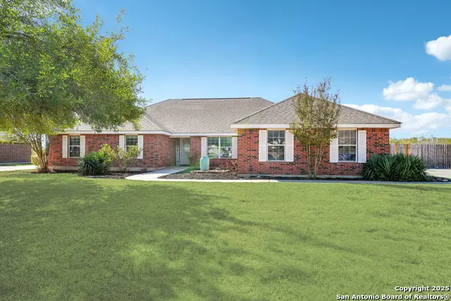 122 Castlewood, Seguin, TX 78155 - Image #1