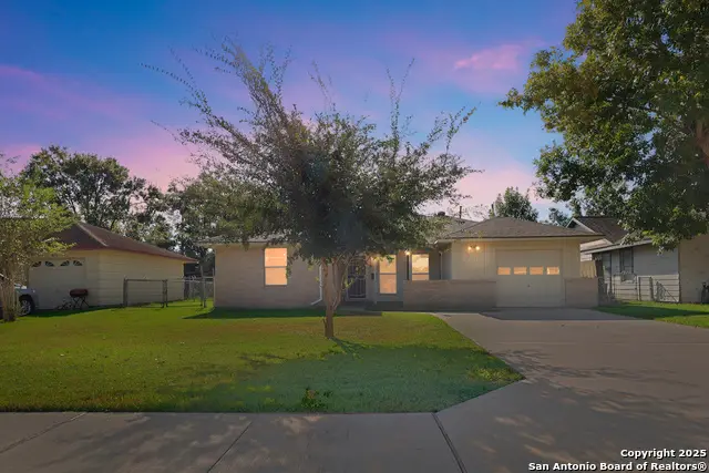 119 Bois D'arc, Lake Jackson, TX 77566 - Image #1