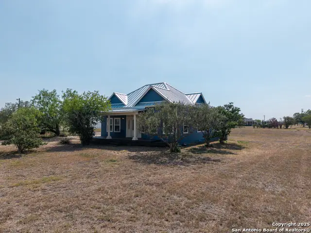 377 County Road 444, Hondo, TX 78861 - Image #2