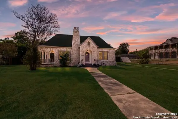 220 Greenlawn Dr, San Antonio, TX 78201