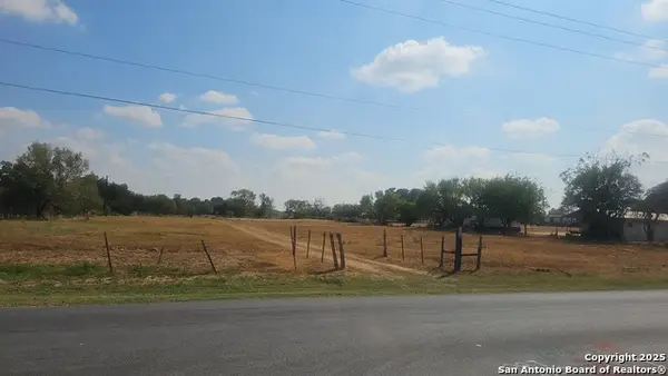 18000 Wisdom Rd, Lytle, TX 78052