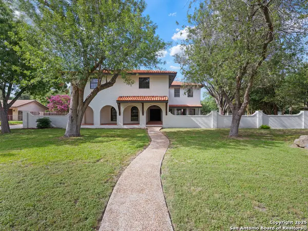 520 Sagecrest Dr., Hollywood Park, TX 78232