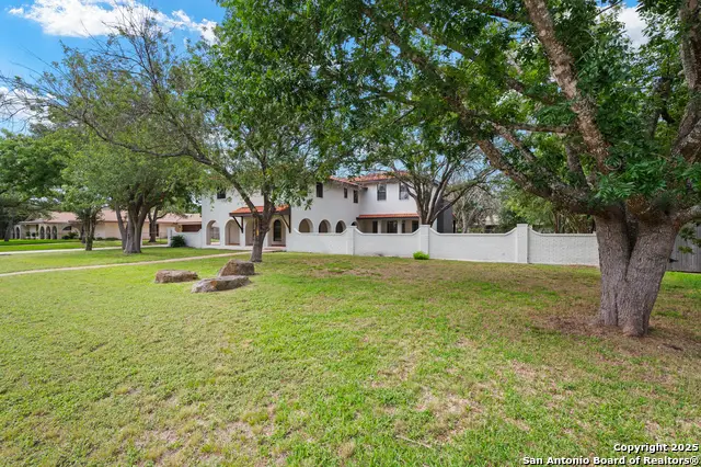 520 Sagecrest Dr., Hollywood Park, TX 78232 - Image #2