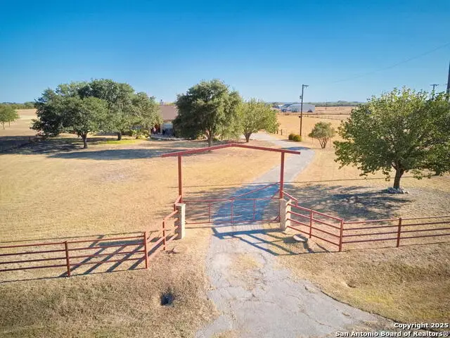 15260 Miller Rd, Saint Hedwig, TX 78152 - Image #1