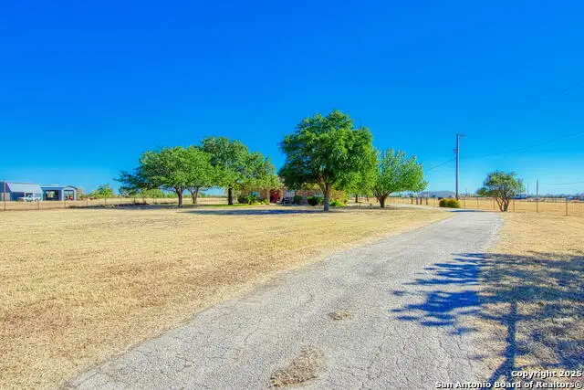15260 Miller Rd, Saint Hedwig, TX 78152 - Image #2
