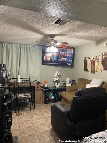 946 W Lynwood, San Antonio, TX 78201 - Image #3