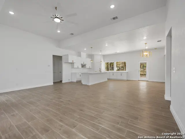 23031 Fawn Trail Dr, Elmendorf, TX 78112 - Image #3